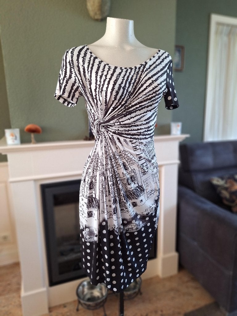 Eroke zwart witte taille detail jurk IT 44 NL 40, Kleding | Dames, Maat 38/40 (M), Verzenden, Zwart, Zo goed als nieuw