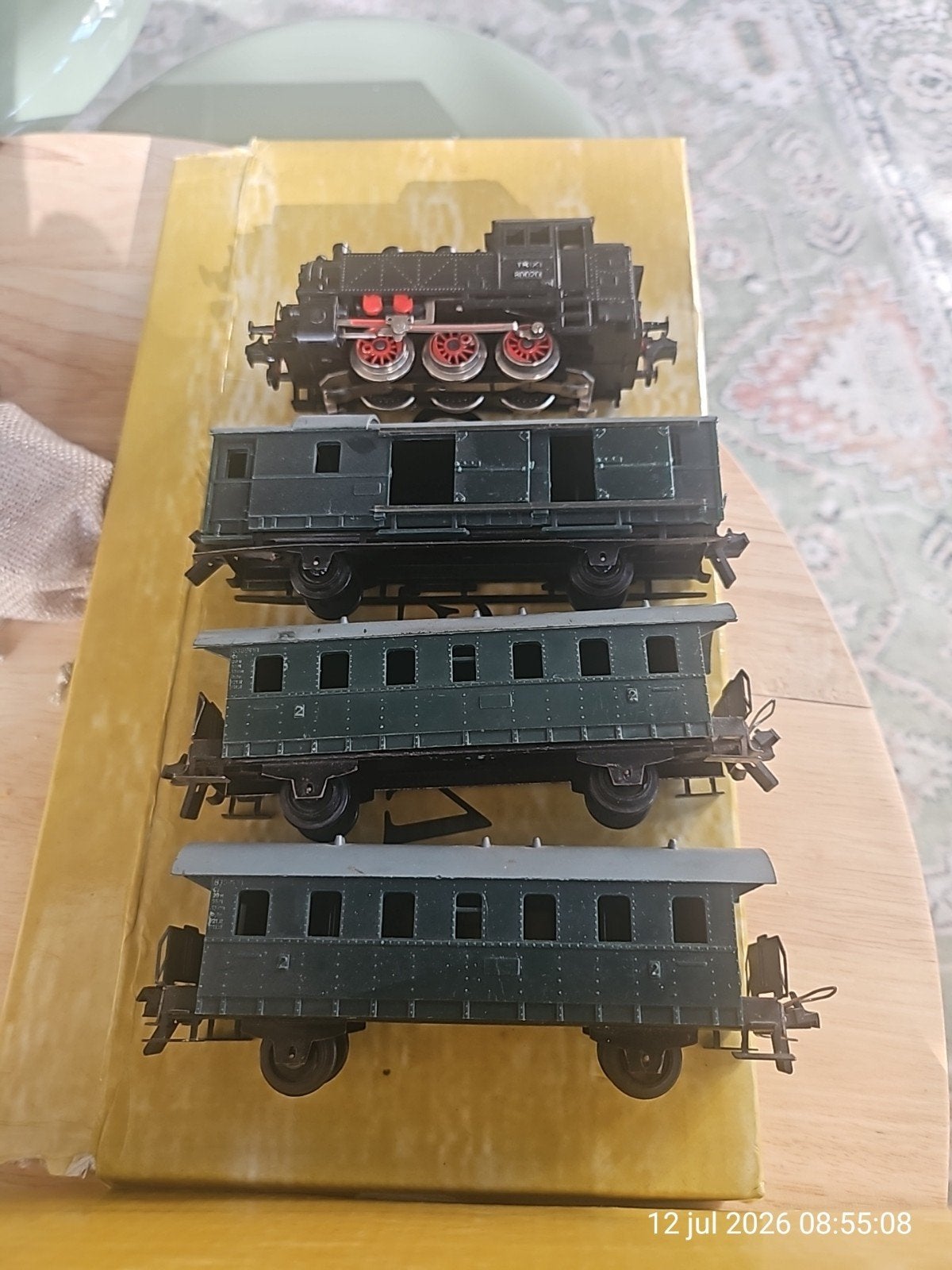 Trix Express Treinset: Locomotief en 3 Wagons, Gelijkstroom, Ophalen, Overige merken, Gebruikt