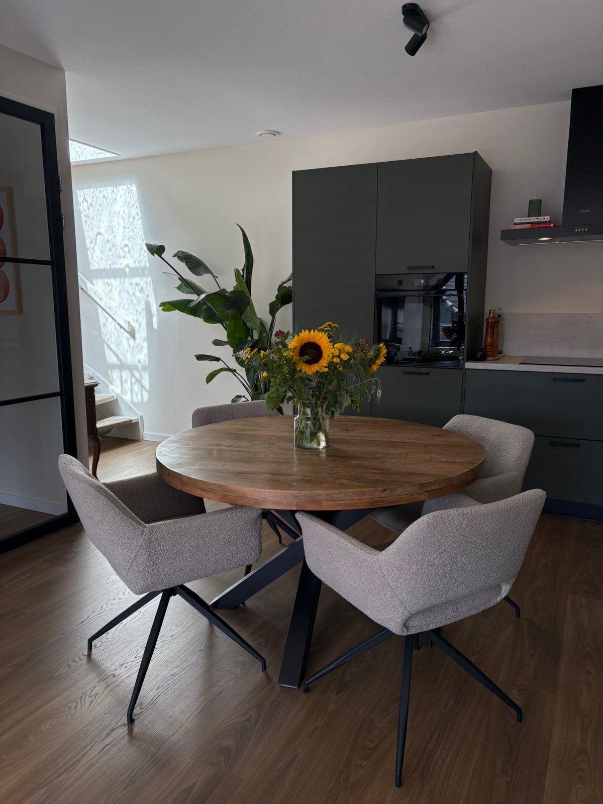Ronde eettafel mangohout (130 cm), Huis en Inrichting, Tafels | Eettafels, Ophalen, Gebruikt, Rond, Vier personen