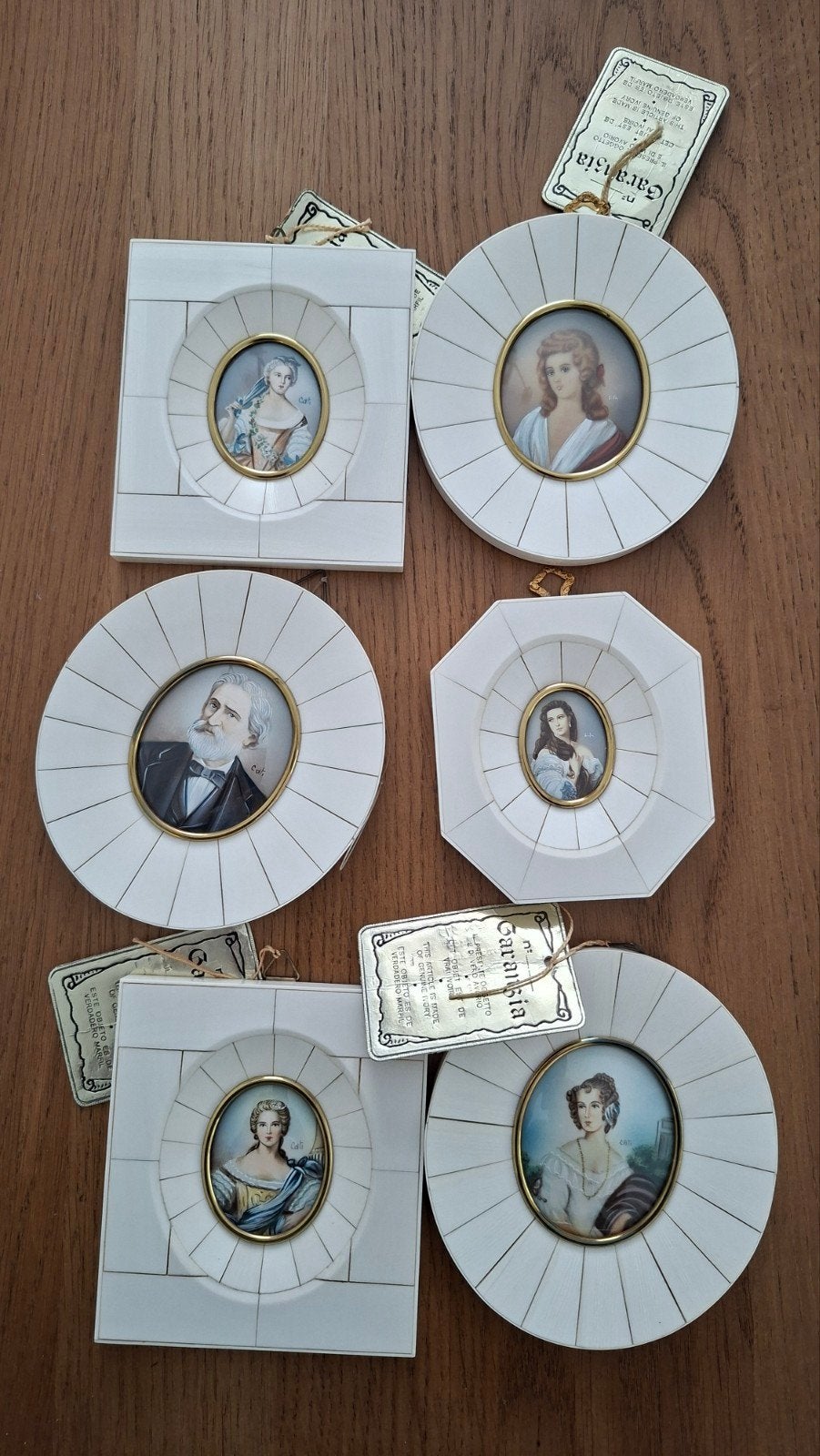 Set van 6 handgeschilderde miniaturen, Ophalen