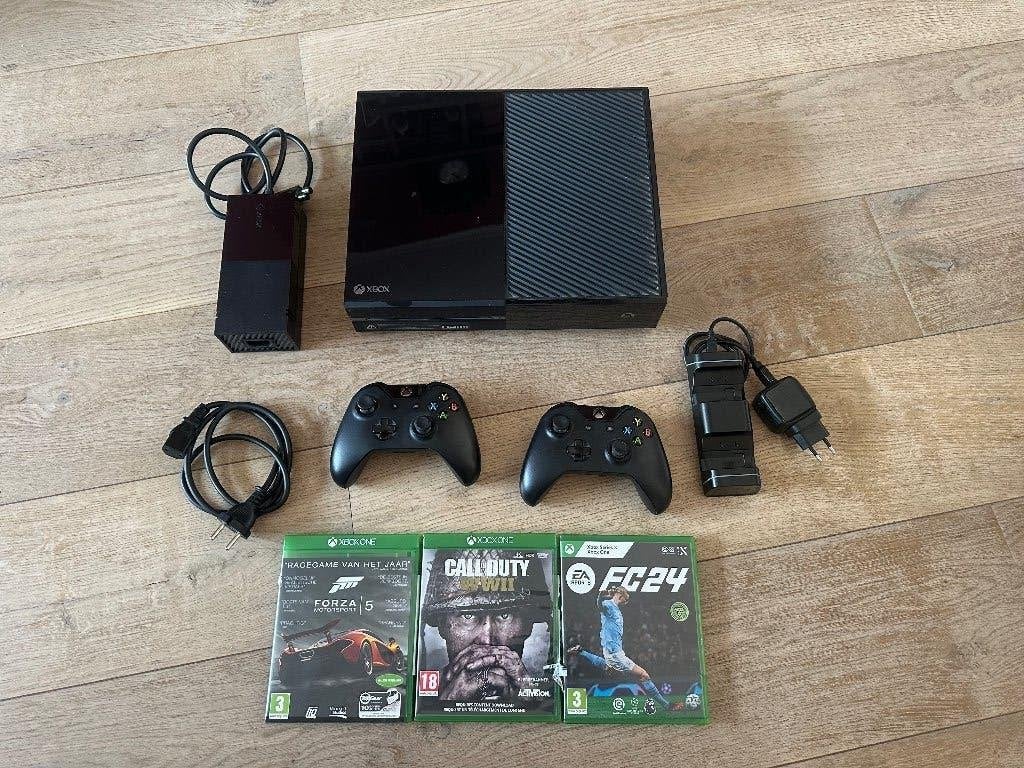 Xbox one - 2 controllers met oplaad station - spellen, Ophalen, Xbox One, Met 2 controllers, 500 GB