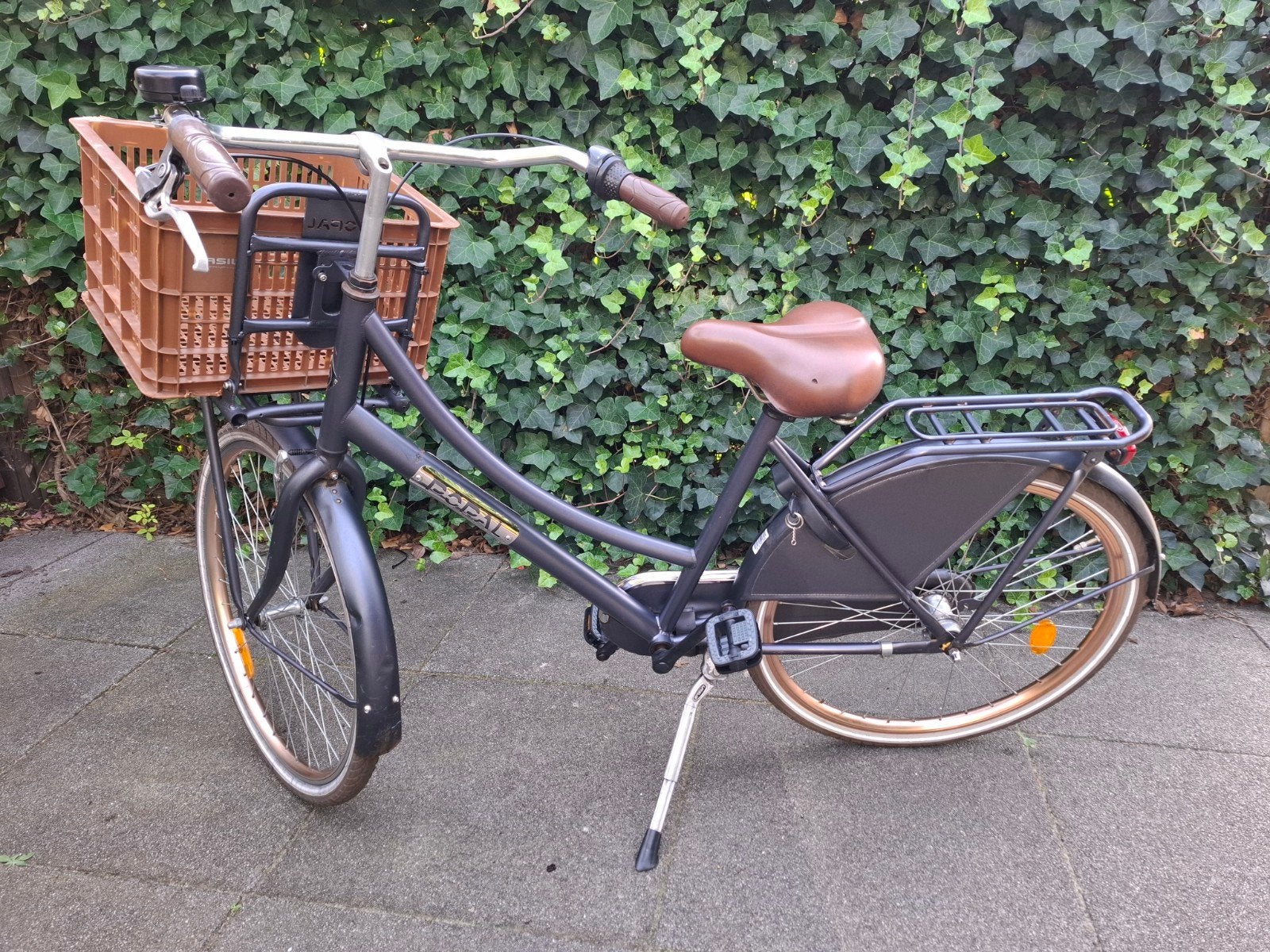 Popal Daily Dutch Basic meidenfiets met krat, Fietsen en Brommers, Terugtraprem, Gebruikt, Versnellingen, Ophalen