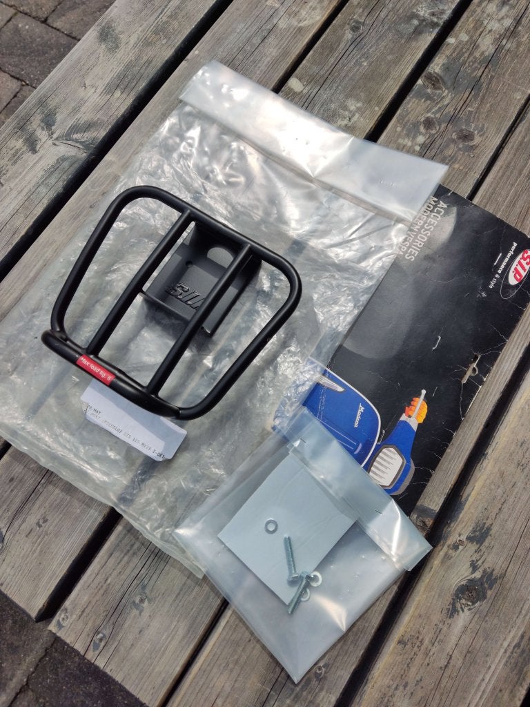 Vespa GTS achterdrager/bagage rek zwart 2019- NIEUW, Fietsen en Brommers, Brommeronderdelen | Scooters, Info@jynkx.com, Nieuw