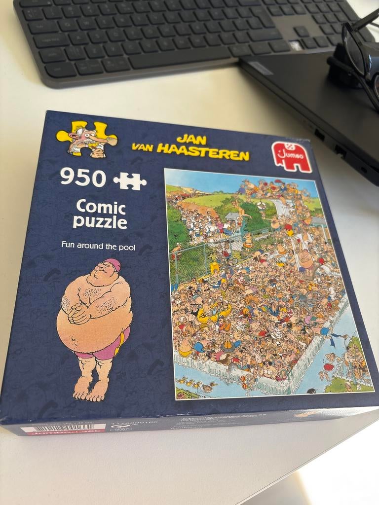 Jan van Haasteren - Fun around the pool (950 stukjes), Ophalen of Verzenden, 500 t/m 1500 stukjes, Gebruikt, Legpuzzel