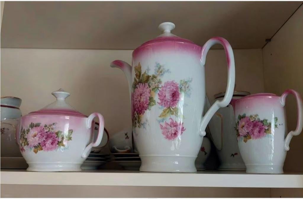 Vintage Roze Servies met Bloemetjes voor 12 personen, Keramiek, Ophalen of Verzenden, Zo goed als nieuw, Overige stijlen