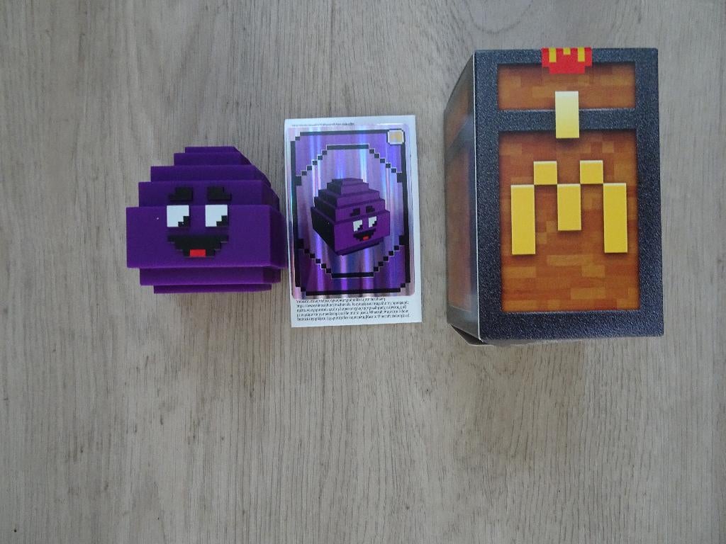Mc Donalds volwassen Minecraft Happy Meal: Grimace egg, Verzamelen, Poppetjes en Figuurtjes, Ophalen of Verzenden, Zo goed als nieuw