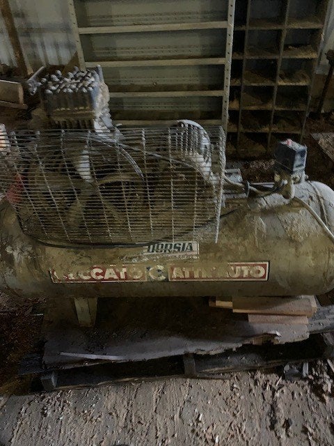 compressor 380 v met tank, Doe-het-zelf en Verbouw, Compressors, 100 liter of meer, Ophalen, Gebruikt