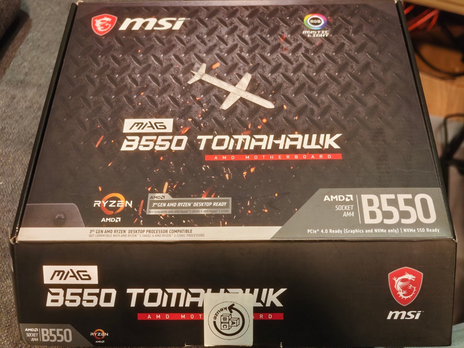 MSI MAG B550 TOMAHAWK AMD Moederbord (DDR4), Computers en Software, DDR4, AM4, Ophalen of Verzenden, Zo goed als nieuw