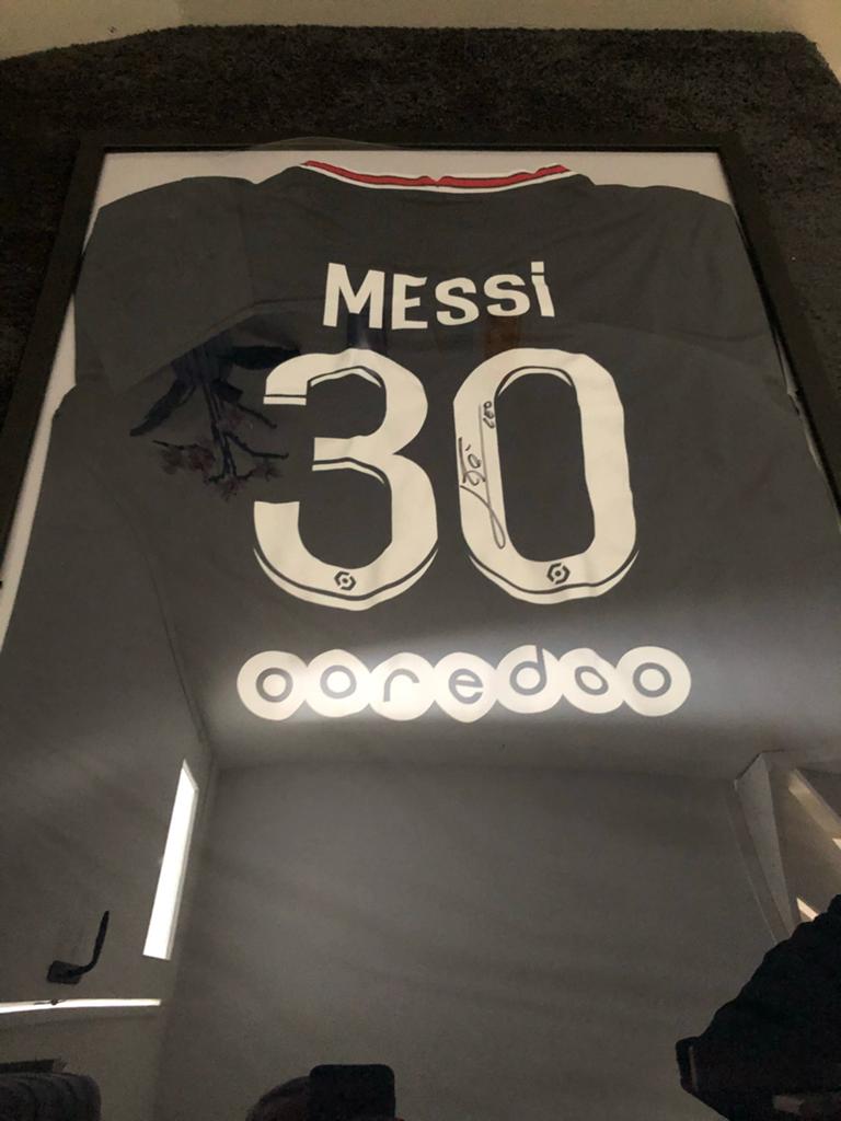Gesigneerd Messi PSG shirt - met COA eventueel te ruilen, Verzamelen, Sportartikelen en Voetbal, Ophalen, Zo goed als nieuw, Buitenlandse clubs