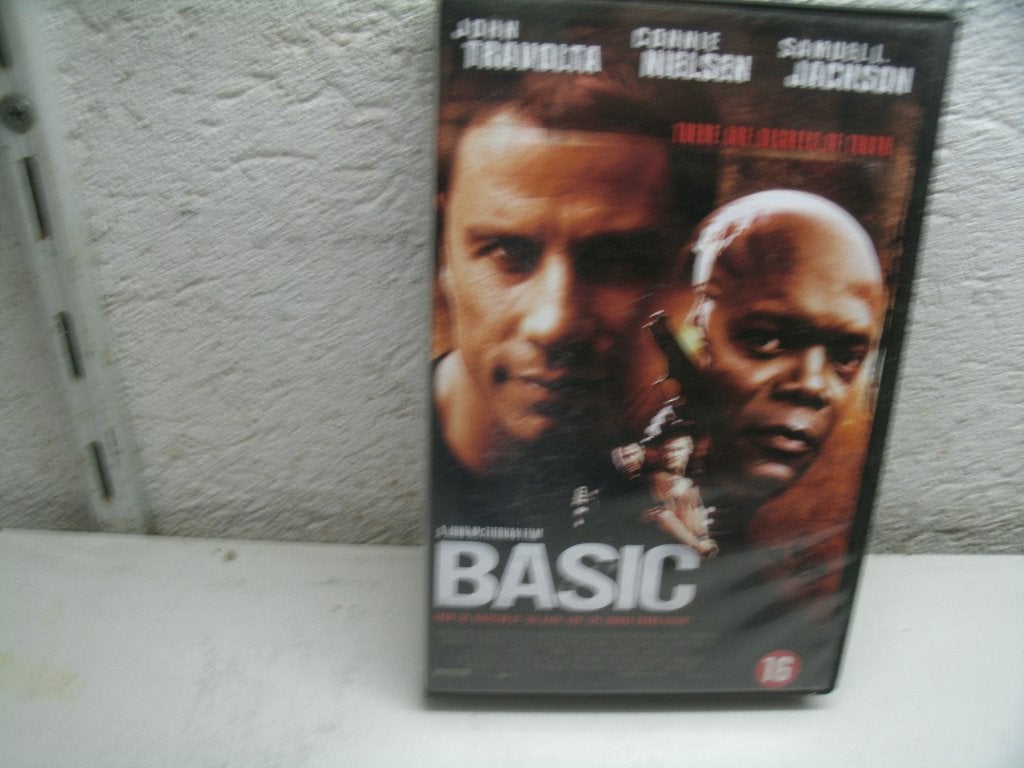 vhs 215b basic, Alle leeftijden, Ophalen of Verzenden, Zo goed als nieuw, Actie en Avontuur
