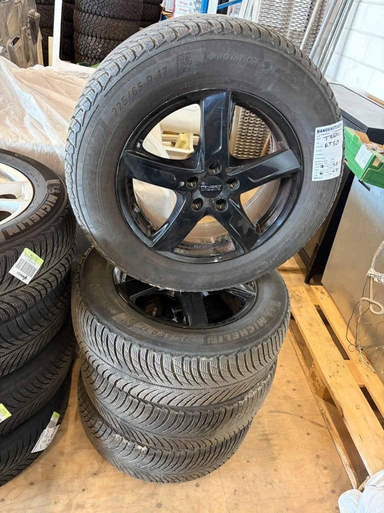 Ford Kuga 2022 Winterbanden met velgen, Auto-onderdelen, Ophalen, Gebruikt, Banden en Velgen, 17 inch