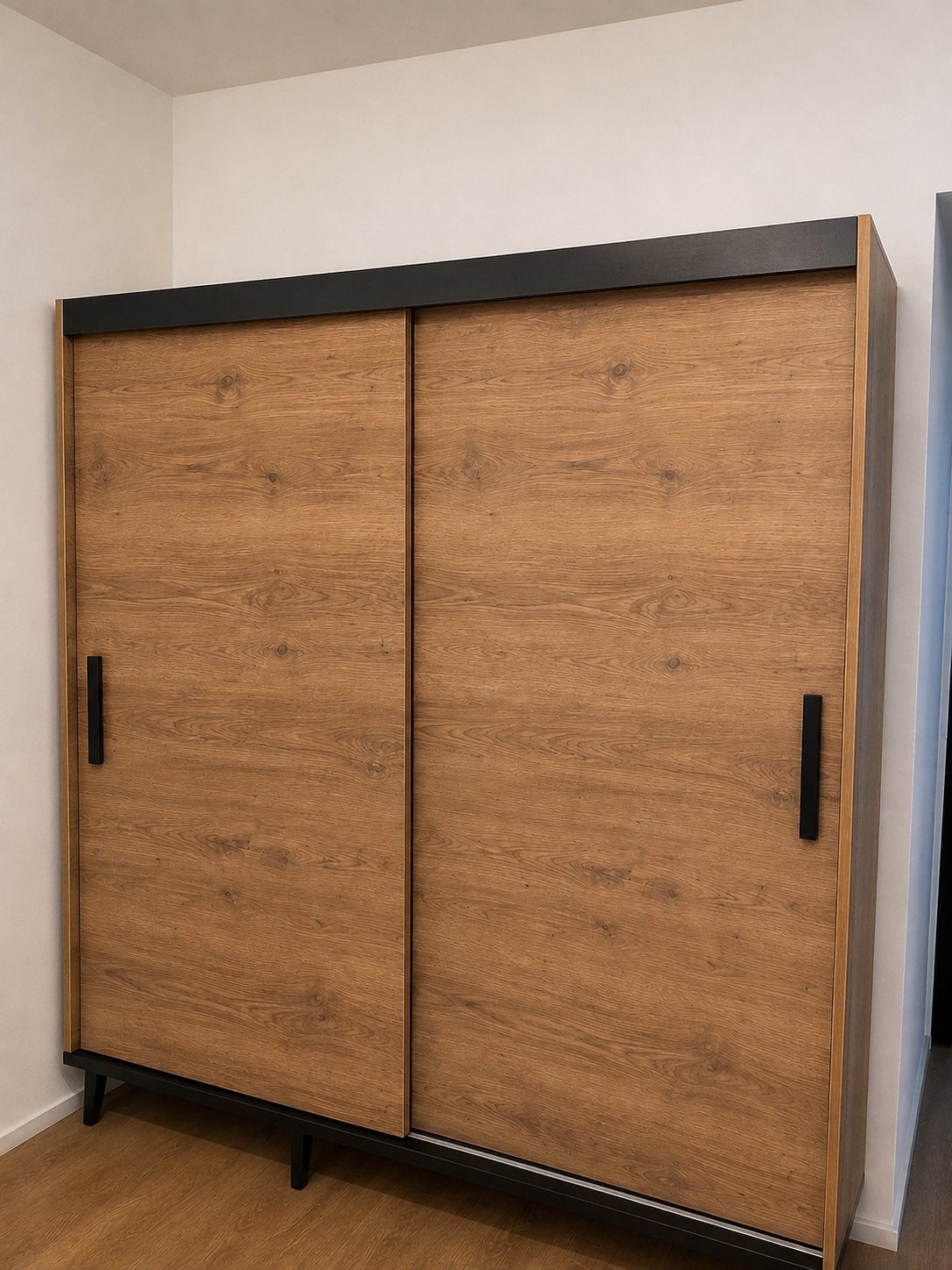 Moderne kledingkast met schuifdeuren en planken, Met deur(en), 200 cm of meer, 150 tot 200 cm, Eikenhout