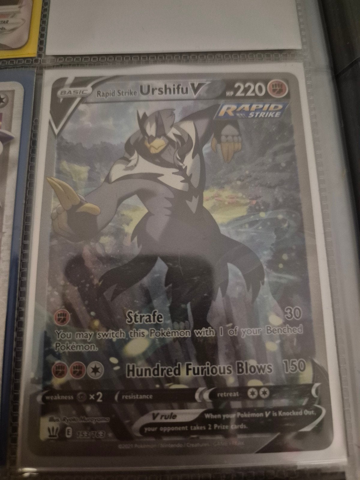 Pokémon Kaart: Rapid Strike Urshifu V (153/263), Ophalen of Verzenden