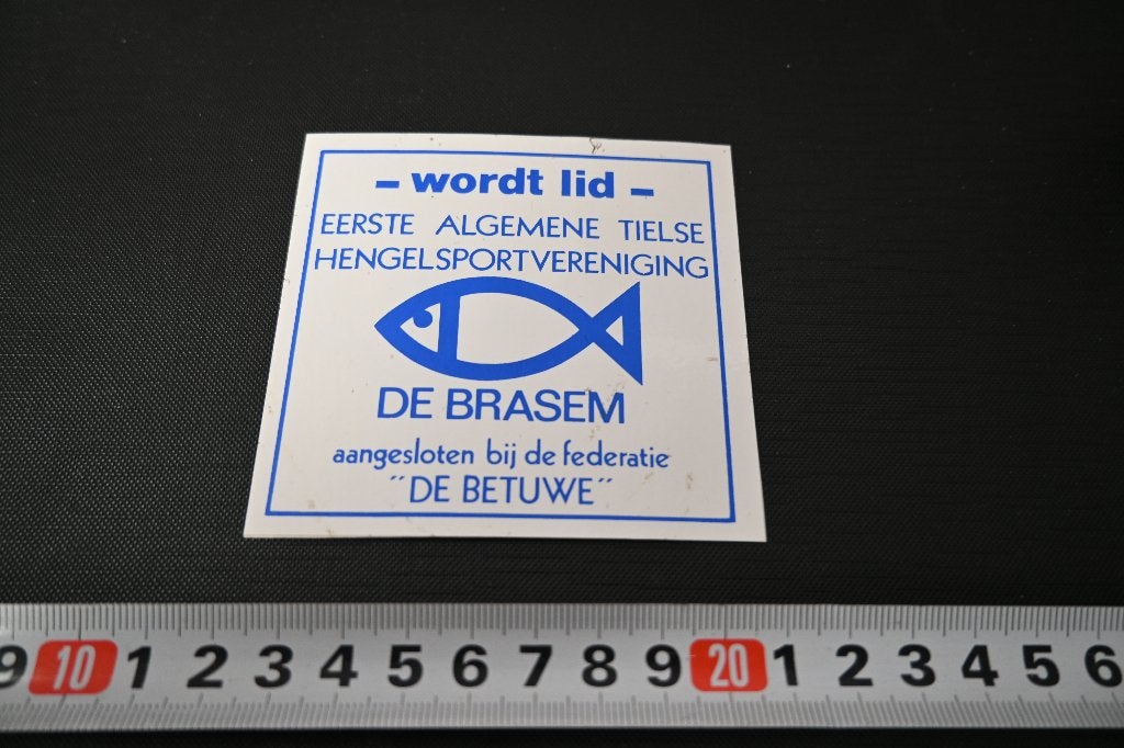 sticker Hengelsport Tiel DE BRASEM  federatie DE BETUWE, Ophalen of Verzenden, Zo goed als nieuw