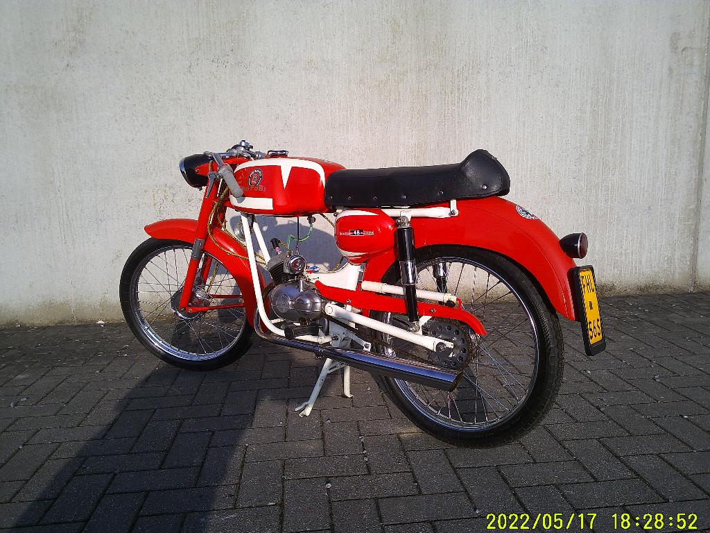 MOTOBI Pesaro, Maximaal 45 km/u, 49 cc, 3 versnellingen, Ophalen
