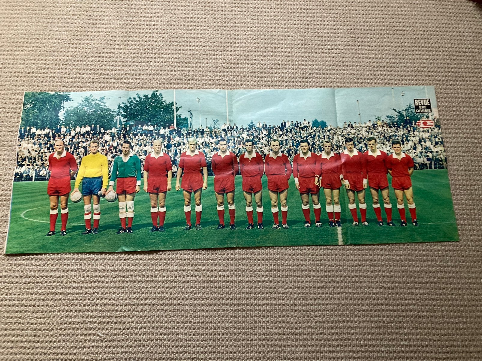 klapposters diverse voetbal clubs revu panorama, Ophalen of Verzenden, Zo goed als nieuw