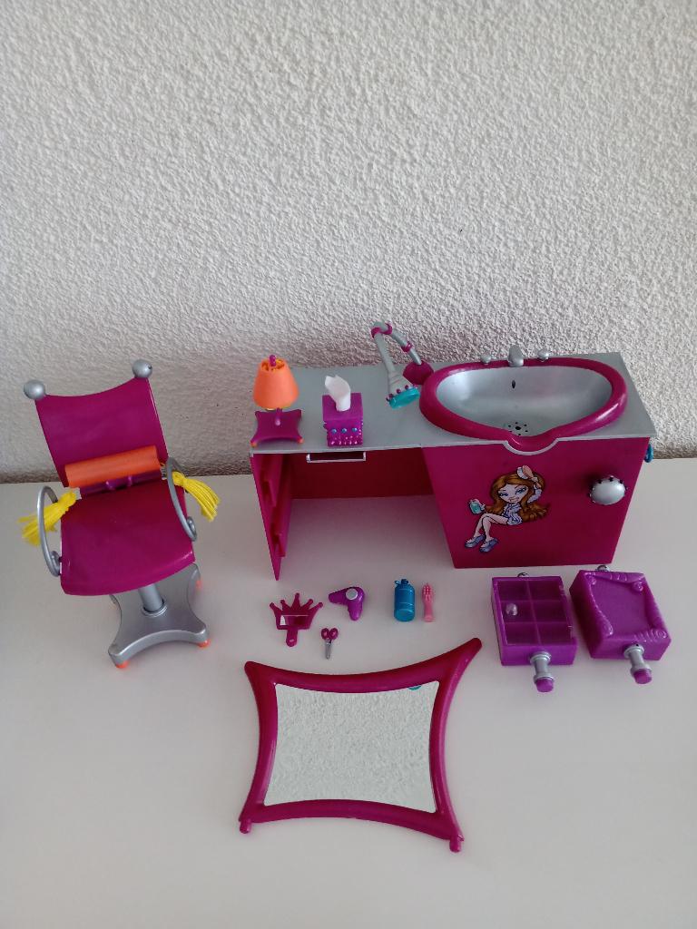 Accessoires voor Bratz Stylin' Hair Studio uit 2002, Ophalen of Verzenden, Gebruikt, Accessoires
