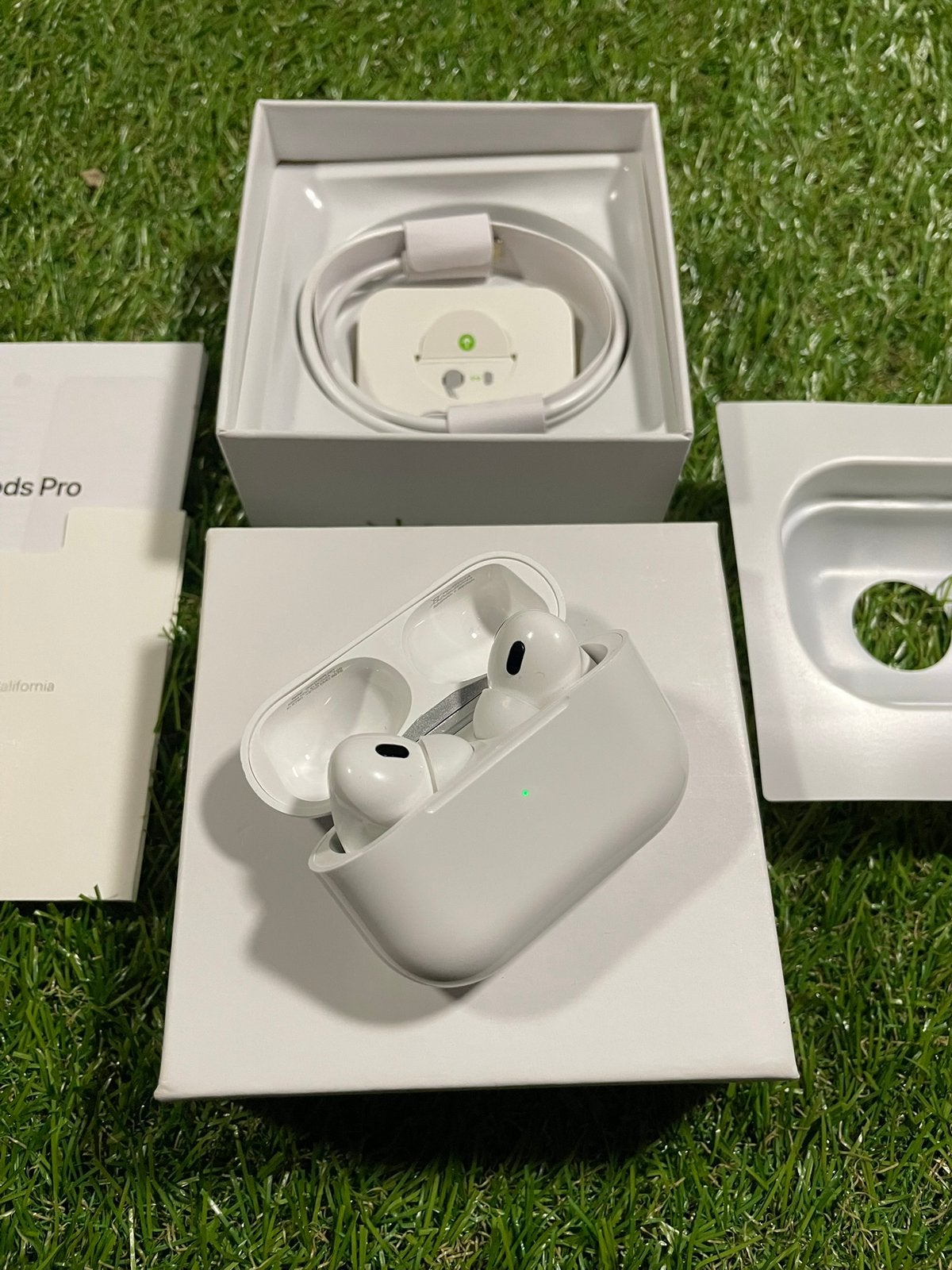 Airpods Pro 2 (Met ANC) | Fabrieksgesealed & ongeopend, Ophalen of Verzenden, Zo goed als nieuw, Apple, Wit