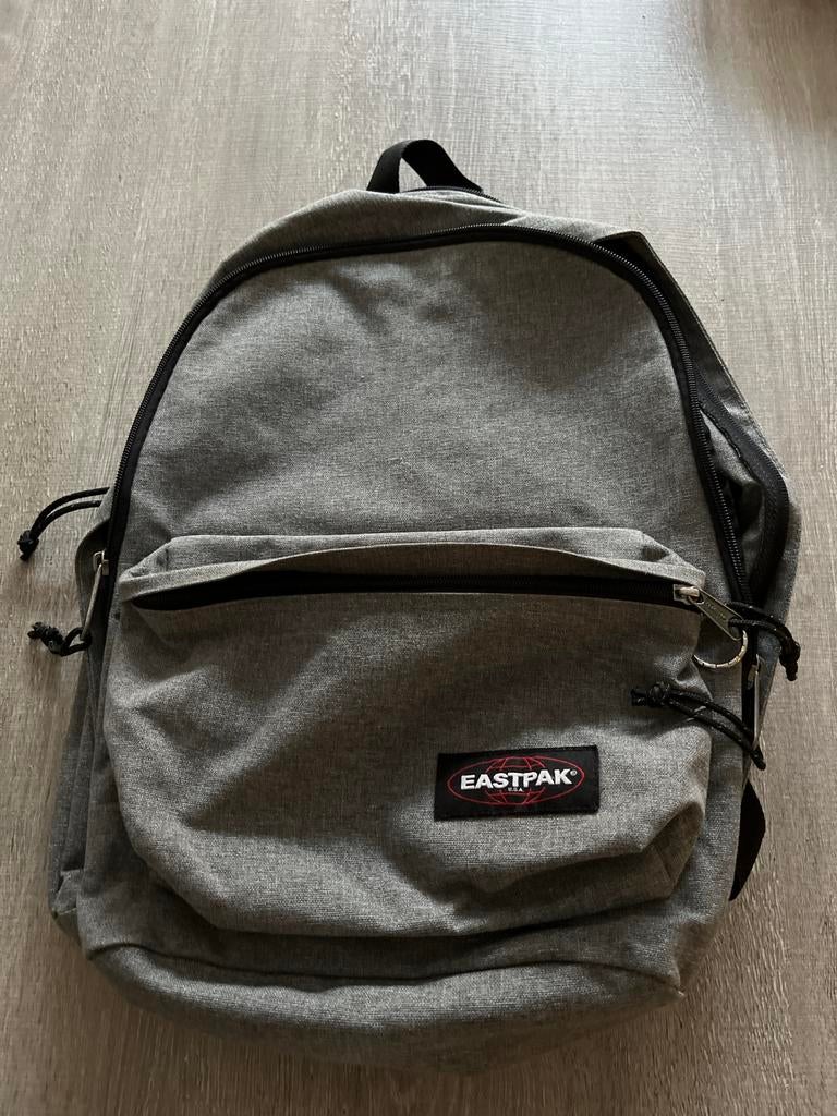 Grijze Eastpak rugzak, Ophalen of Verzenden, Gebruikt, 25 tot 40 cm, Eastpak