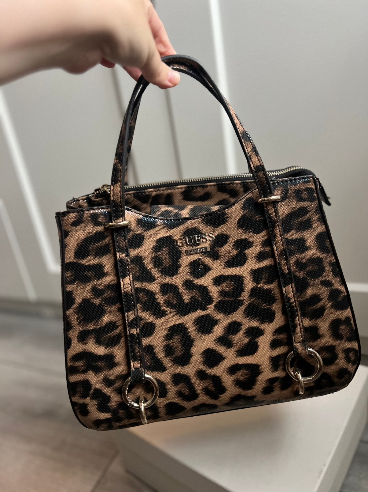 Guess tas, Sieraden, Tassen en Uiterlijk, Tassen | Reistassen en Weekendtassen, Ophalen of Verzenden, Zo goed als nieuw, 30 cm of meer