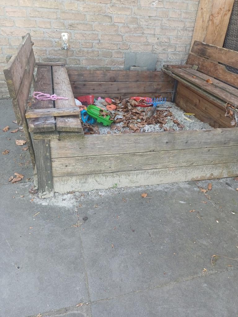 Gratis: Houten zandbak met bankjes, Ophalen, Gebruikt