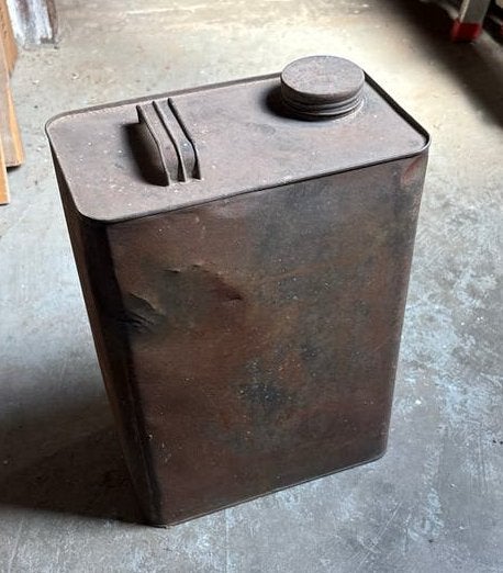 Vintage metalen jerrycan, Ophalen