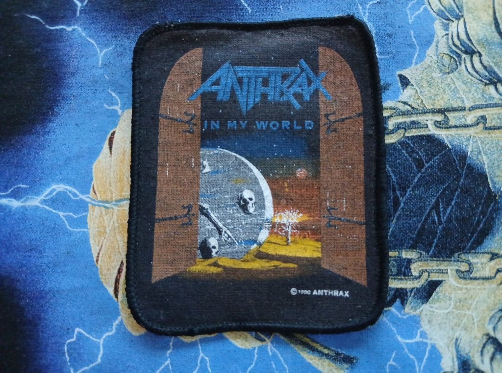 Anthrax official  vintage 1990 in my world patch a8 metal, Ophalen of Verzenden, Nieuw, Kleding