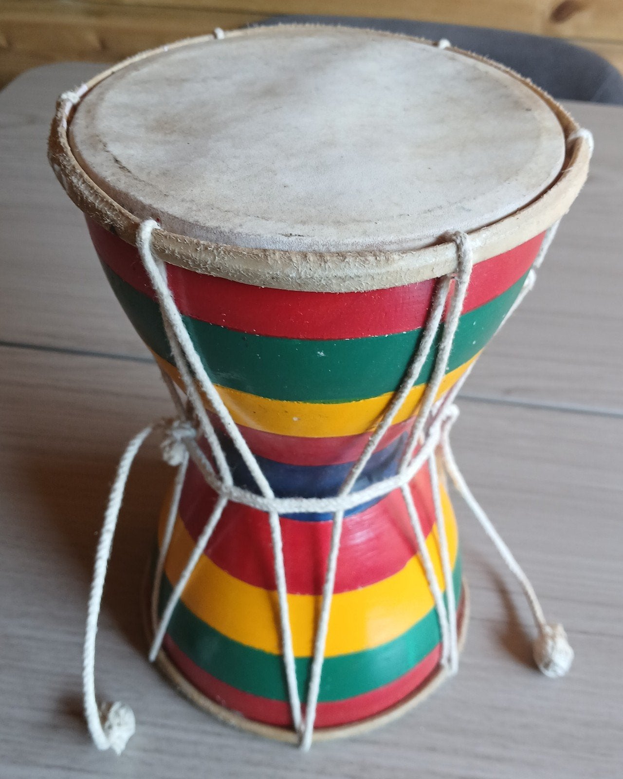 Kleurrijke Handtrommel - Afrikaanse Djembe Stijl, Ophalen of Verzenden, Trommel