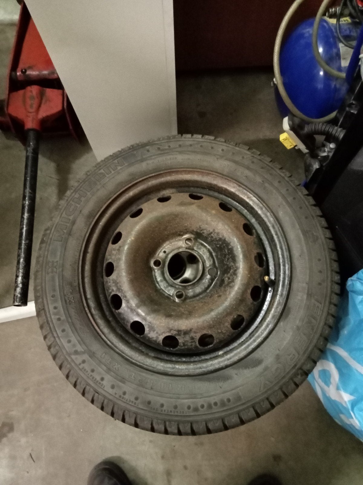 Peugeot 206 reservewiel velg thuiskomer band, Ophalen, Gebruikt