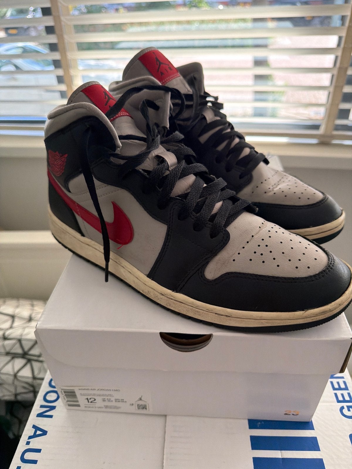 Jordan 1 Mid - Maat 44,5, Ophalen of Verzenden, Gedragen, Overige kleuren, Sneakers of Gympen