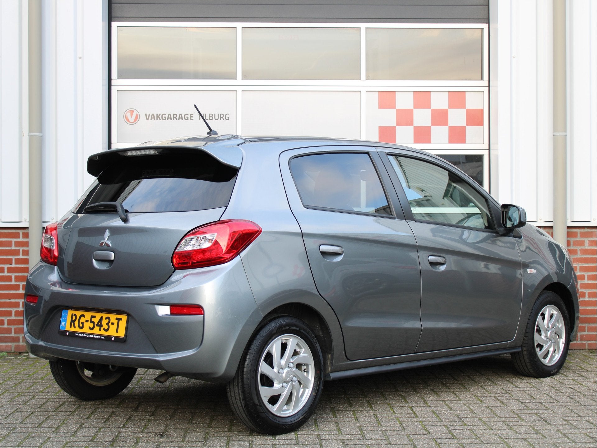Mitsubishi Space Star 1.0 Intense Automaat /AIRCO/USB/Blueto, Auto's, Dealer onderhouden, Stof, Gebruikt, Euro 6