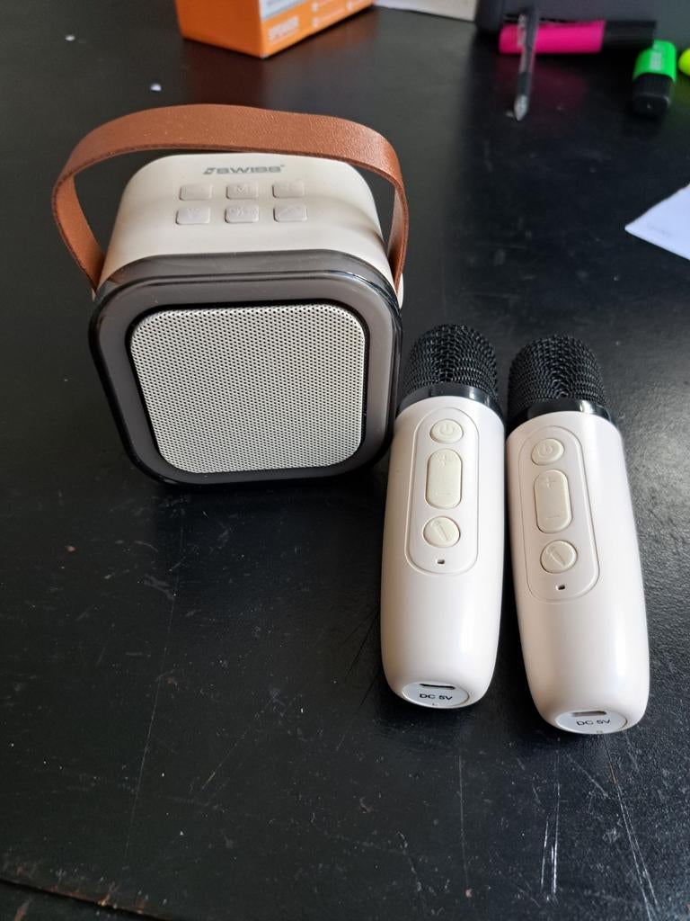 Karaoke speaker + microfoons gloed nieuw, Ophalen of Verzenden, Zo goed als nieuw, Complete set