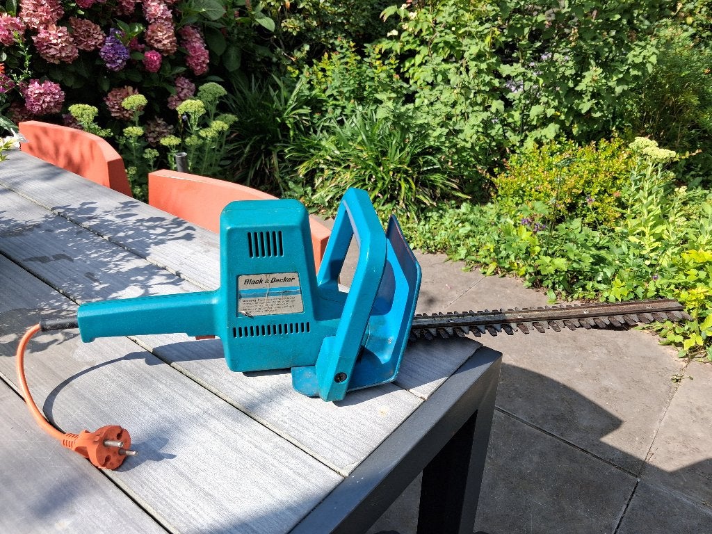 heggenschaar, black & decker, Ophalen, Gebruikt, Elektrisch, BLack + Decker.