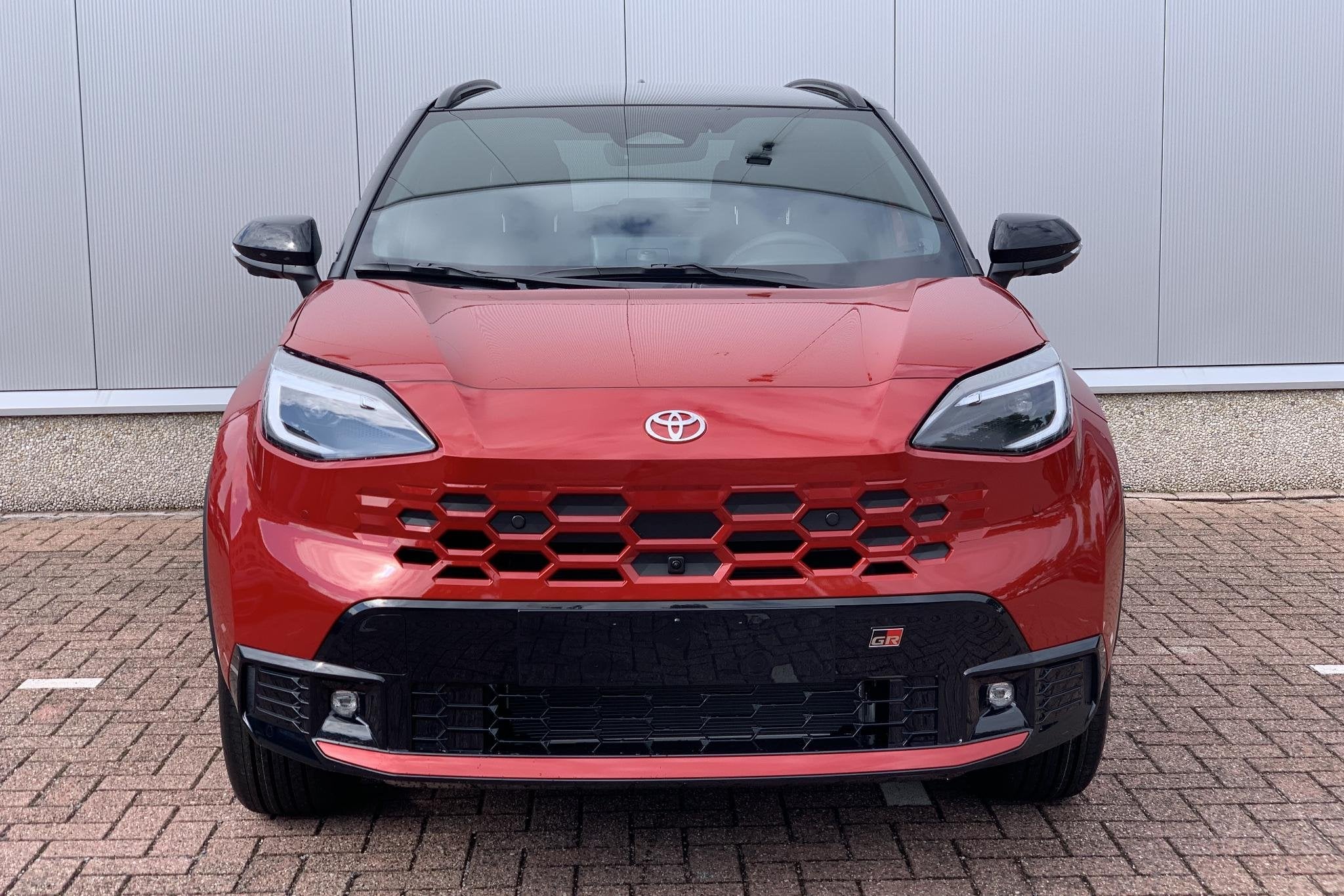 Toyota Yaris Cross 1.5 Hybrid 130 GR Sport / GR Sport Plus /, Automatische klimaatregeling, Zwart, 1490 cc, Bedrijf