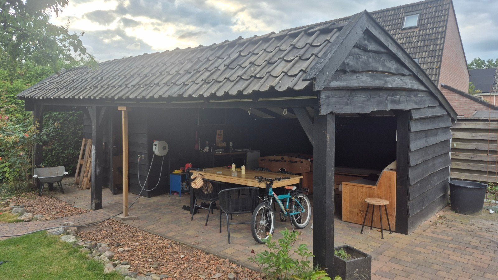 Mooie grote overkapping met schuur, Ophalen, Gebruikt, Zwart, 15 m² of meer