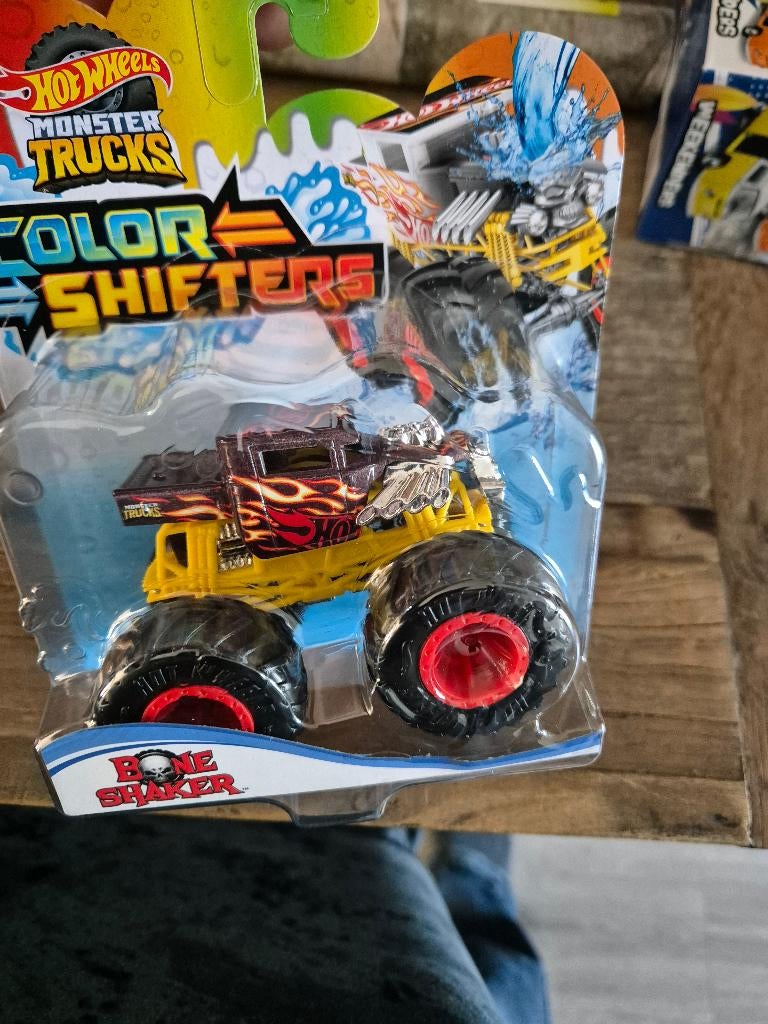 Hot Wheels Color Shifters bone schaker monster truck, Ophalen of Verzenden, Nieuw, Auto