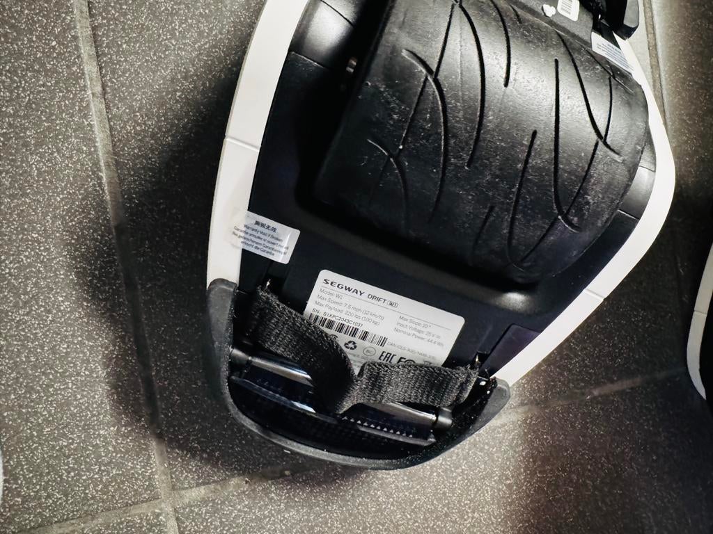 Segway Drift W1 E-Skates - Elektrische rolschaatsen, Ophalen of Verzenden, Zo goed als nieuw, Overige typen