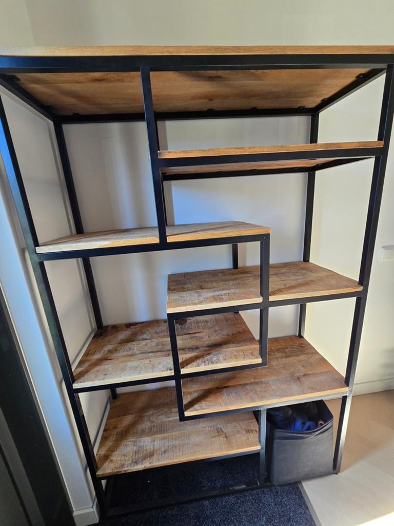 Industriële Boekenkast/Open Kast - mango Hout & Metaal, Huis en Inrichting, Kasten | Boekenkasten, Ophalen of Verzenden, Zo goed als nieuw