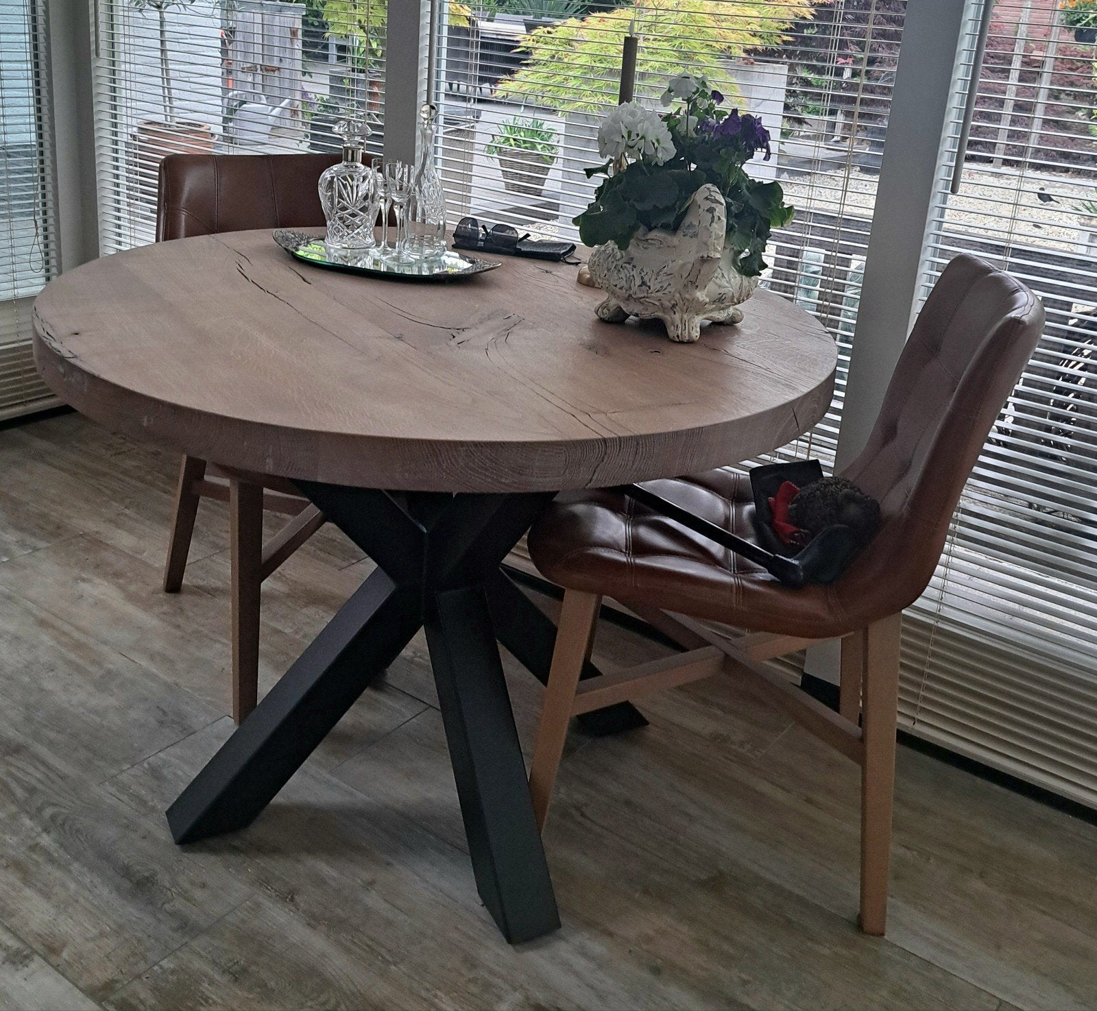 Robuuste ronde eiken tafel 110cm met stalen matrix poot, Gebruikt, Rond, Ophalen of Verzenden, Landelijk