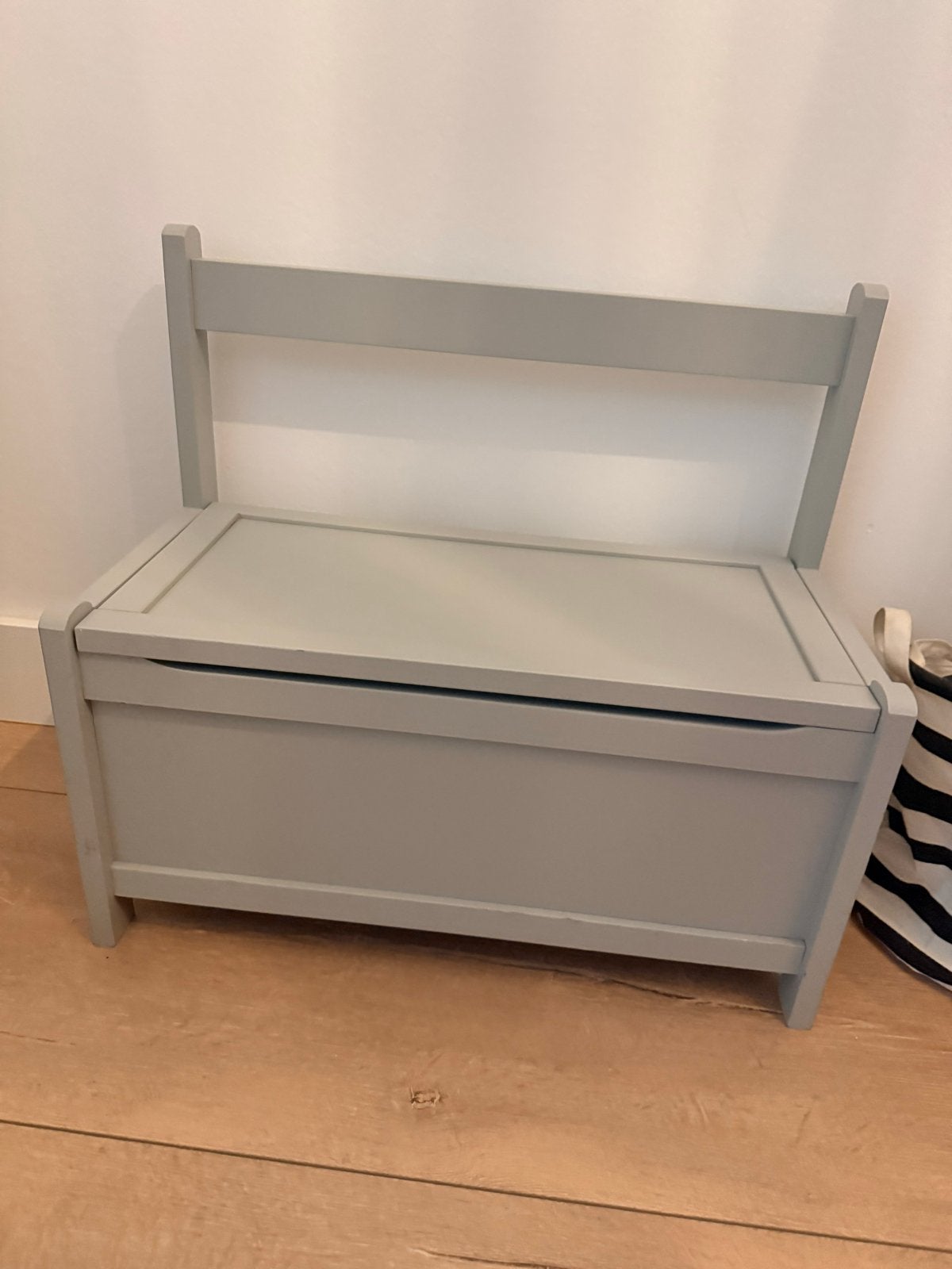Grijze houten speelgoedkist met rugleuning, Kinderen en Baby's, Ophalen, Gebruikt, Overige typen