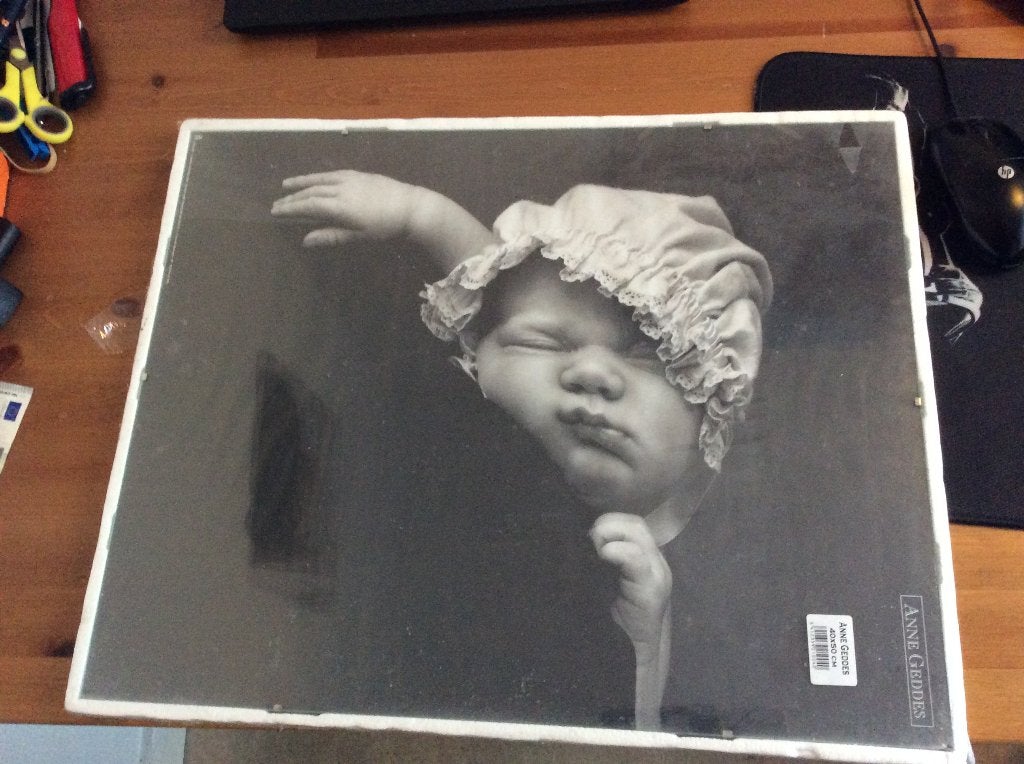 Anne Geddes foto 50x40cm in frameloze glazen fotolijst Nieuw, Nieuw, Ophalen of Verzenden, Schilderij, 5 – 50