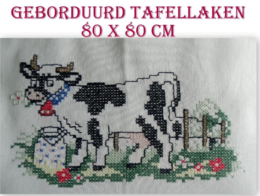 Met koeien geborduurd tafellaken, Ophalen of Verzenden, Zo goed als nieuw, Rechthoek