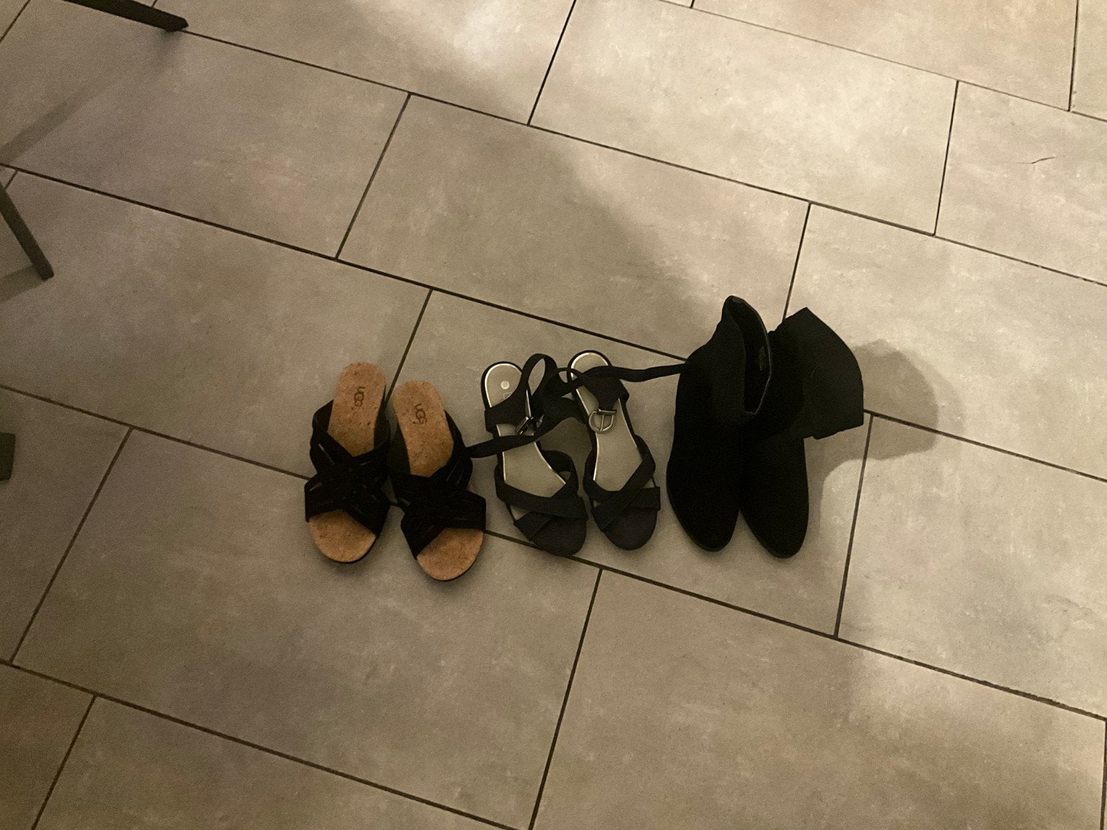 Dames schoenenpakket: UGG slippers, sandalen & enkellaarsjes, Kleding | Dames, UGG, Zwart, Gedragen, Ophalen