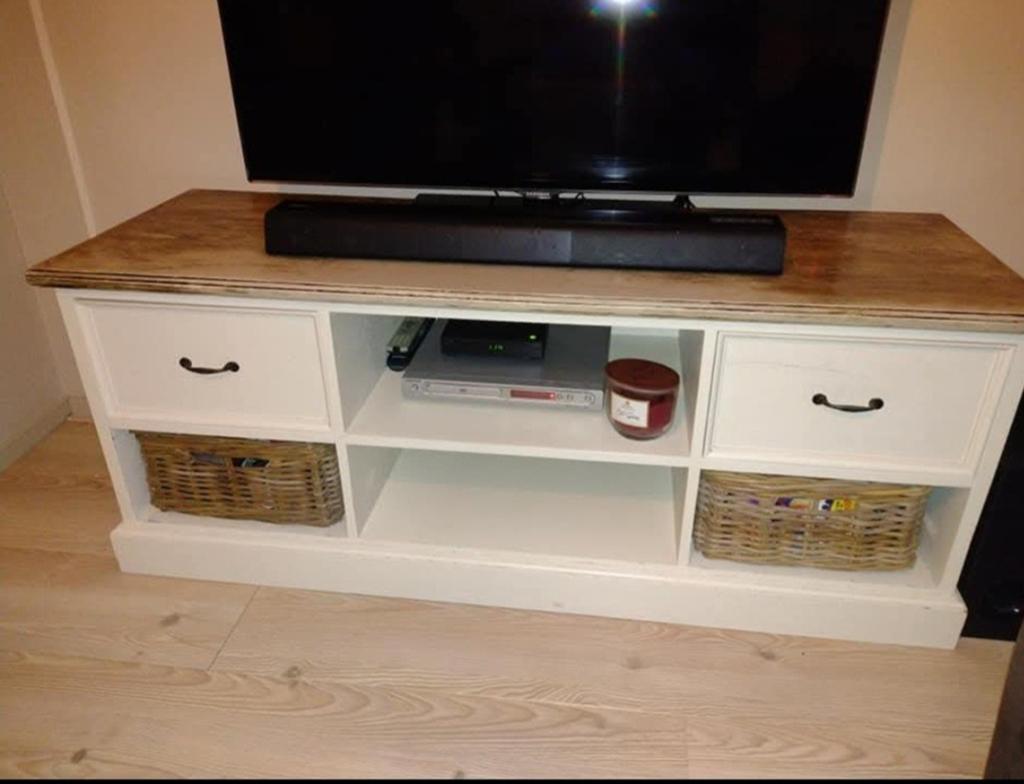 Mooi en stevig tv meubel 150x60x50, Ophalen, Gebruikt, 100 tot 150 cm, Minder dan 100 cm