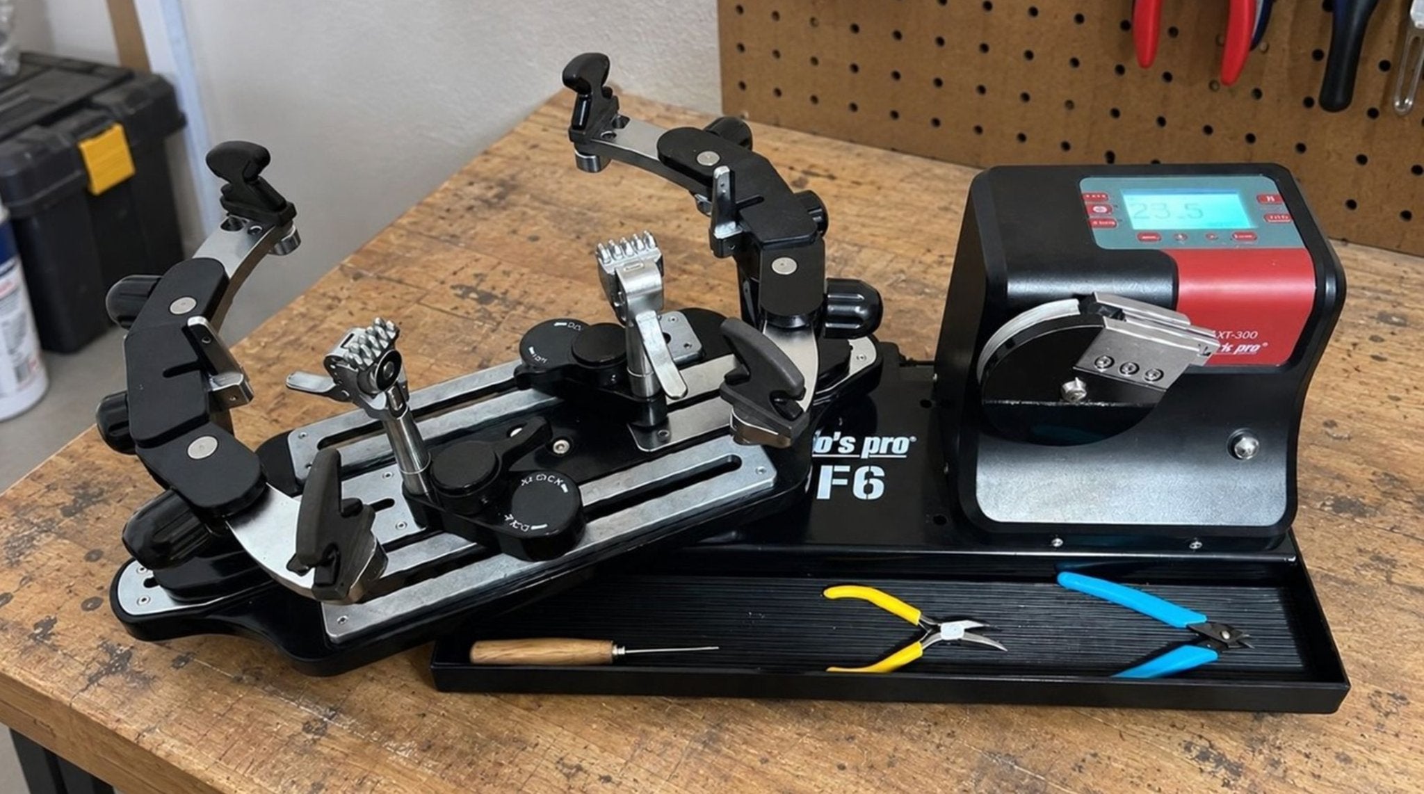 Pros Pro F6 MT-300 elektronische bespanmachine, Sport en Fitness, Ophalen of Verzenden