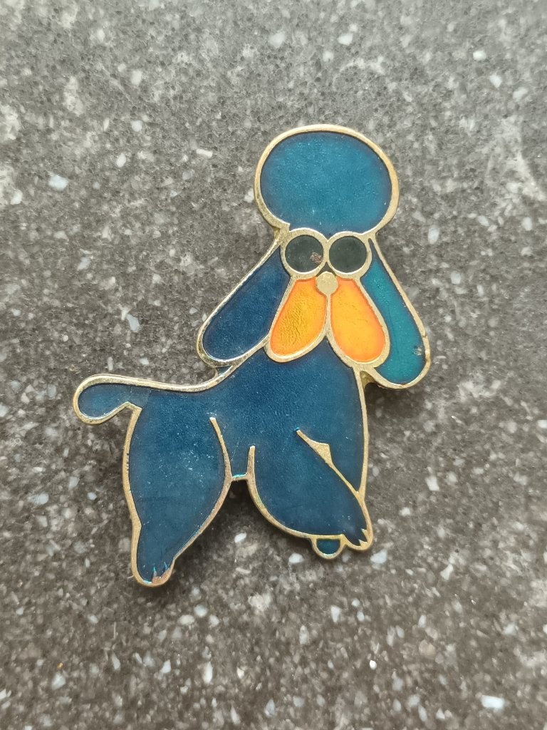 Broche poedel, Sieraden, Tassen en Uiterlijk, Ophalen of Verzenden, Zo goed als nieuw, Overige materialen