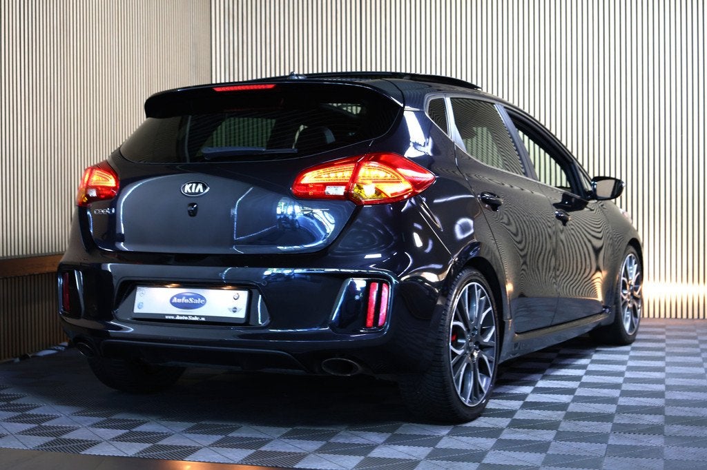Kia cee'd 1.6 GT PANO NAVI CLIMA CRUISE PDC KEYLSS BT "14, Auto's, Kia, Voorwielaandrijving, 1591 cc, 4 cilinders, Zwart