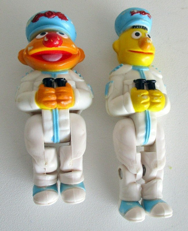 VINTAGE ERNIE en BERT 1972 Muppets inc., Verzenden, Overige figuren, Gebruikt, Beeldje of Figuurtje
