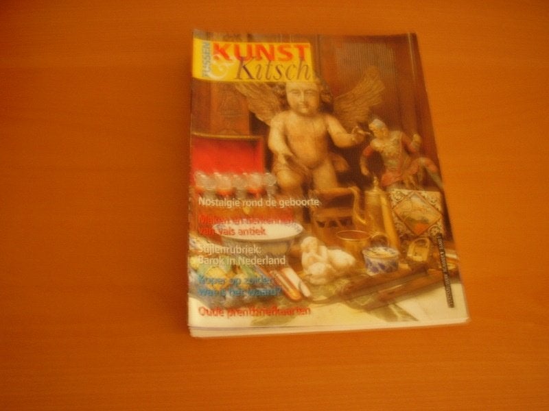 Tussen Kunst en Kitsch 1, Ophalen of Verzenden, Zo goed als nieuw