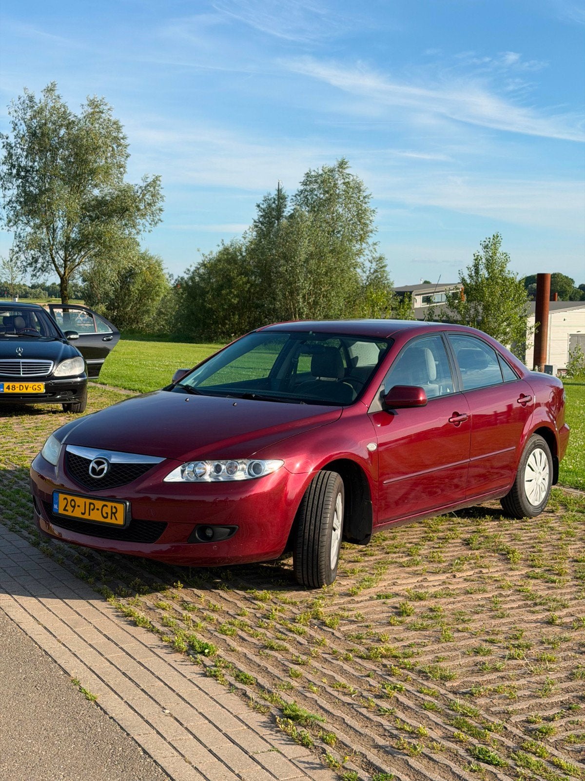 Mazda 6 1.8 SDN Exclusive 2002 Rood, Auto's, Voorwielaandrijving, Stof, 4 cilinders, Handgeschakeld
